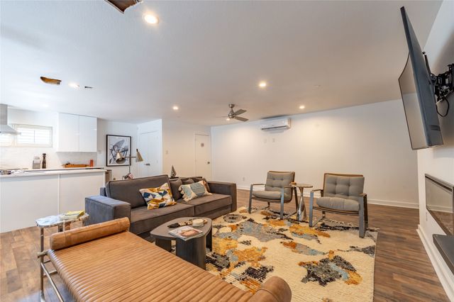 2134 Lucas Drive A, Dallas, TX 75219