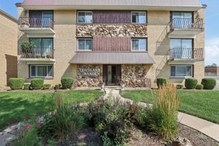 915 Graceland Avenue 1E, Des Plaines, IL 60016