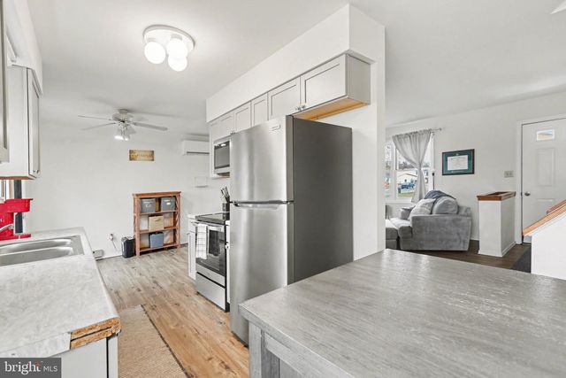 2 FURMAN RD, Dillsburg, PA 17019