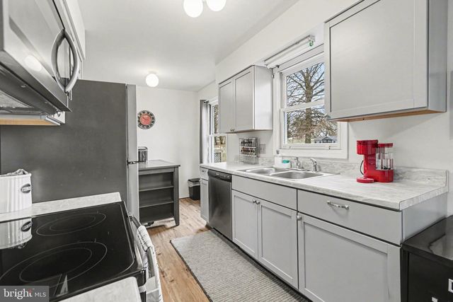 2 FURMAN RD, Dillsburg, PA 17019