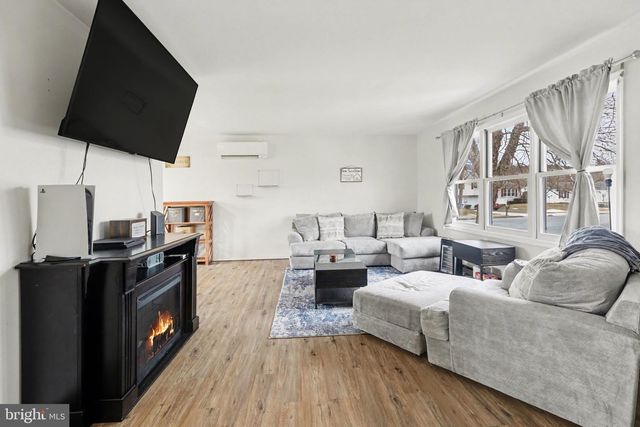 2 FURMAN RD, Dillsburg, PA 17019