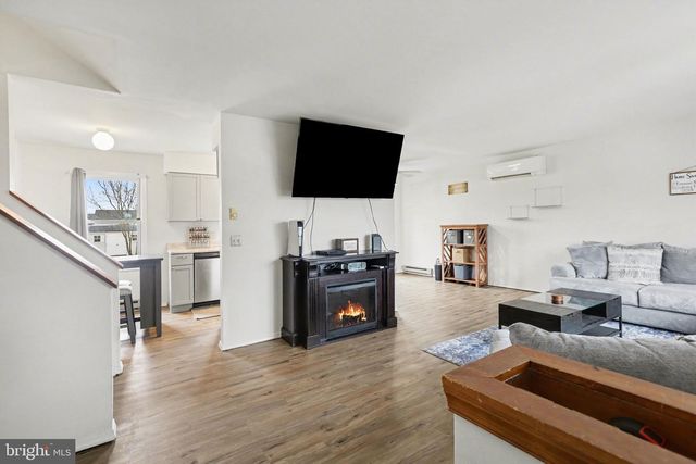 2 FURMAN RD, Dillsburg, PA 17019