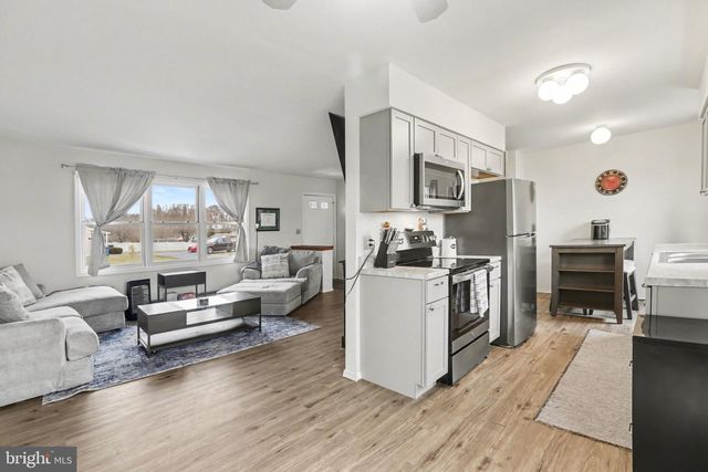 2 FURMAN RD, Dillsburg, PA 17019