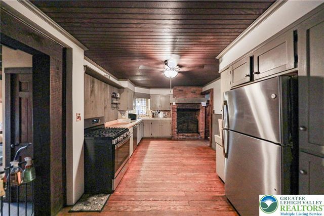 2046 Freemansburg Avenue, Wilson Boro, PA 18042