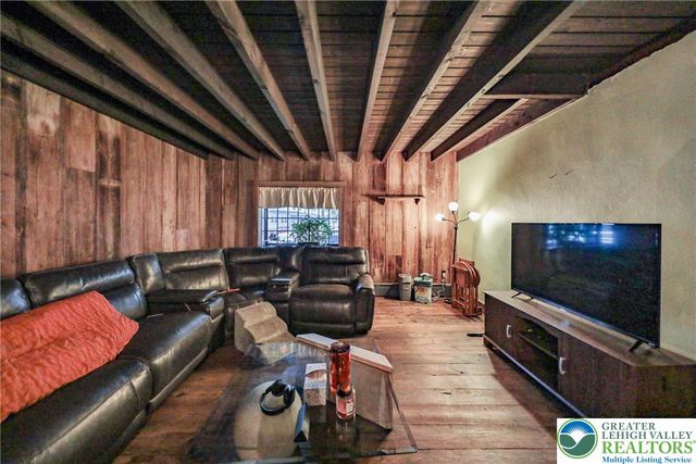 2046 Freemansburg Avenue, Wilson Boro, PA 18042