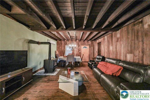 2046 Freemansburg Avenue, Wilson Boro, PA 18042