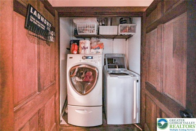 2046 Freemansburg Avenue, Wilson Boro, PA 18042