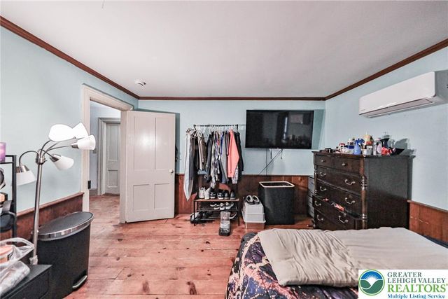 2046 Freemansburg Avenue, Wilson Boro, PA 18042