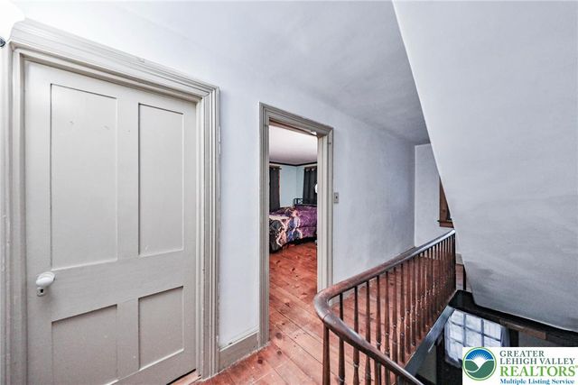 2046 Freemansburg Avenue, Wilson Boro, PA 18042
