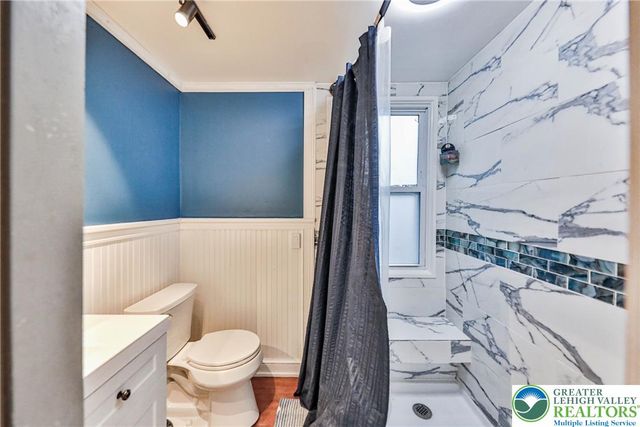 2046 Freemansburg Avenue, Wilson Boro, PA 18042