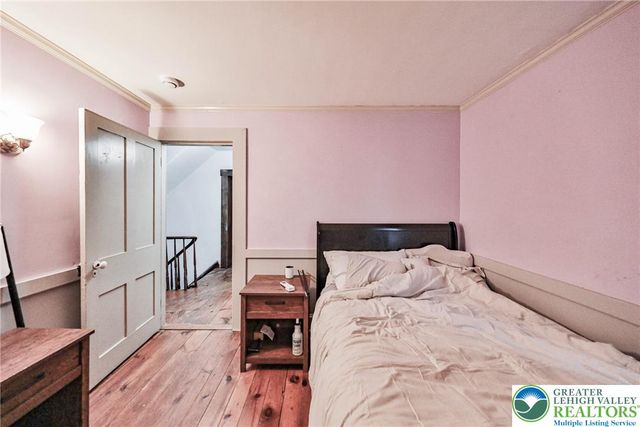 2046 Freemansburg Avenue, Wilson Boro, PA 18042