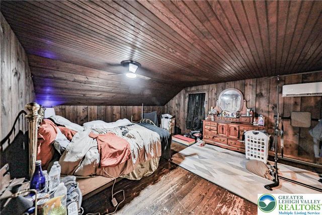 2046 Freemansburg Avenue, Wilson Boro, PA 18042
