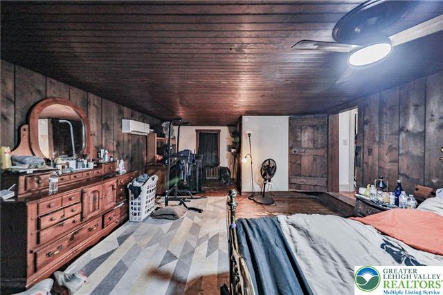 2046 Freemansburg Avenue, Wilson Boro, PA 18042
