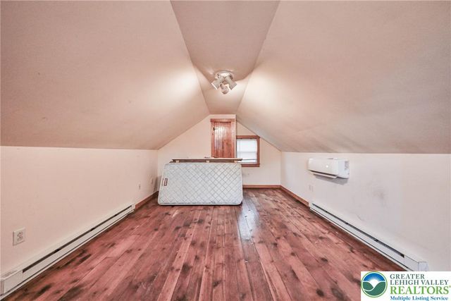 2046 Freemansburg Avenue, Wilson Boro, PA 18042