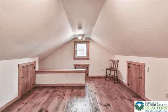 2046 Freemansburg Avenue, Wilson Boro, PA 18042