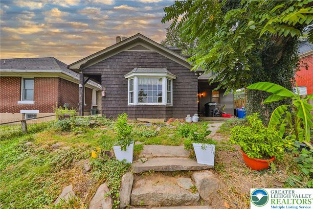 2046 Freemansburg Avenue, Wilson Boro, PA 18042