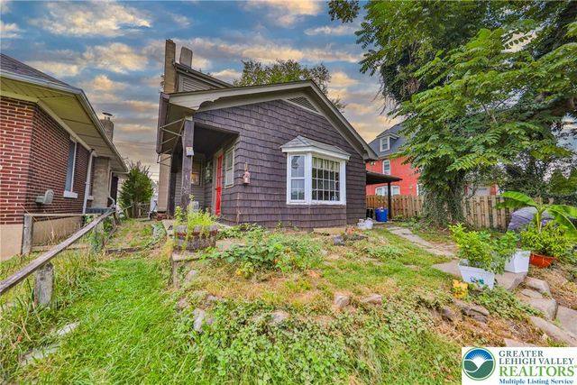 2046 Freemansburg Avenue, Wilson Boro, PA 18042