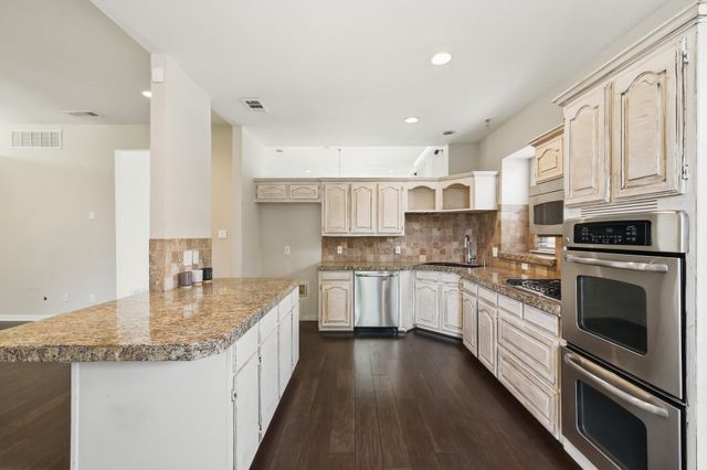 2112 Greenview Drive, Carrollton, TX 75010