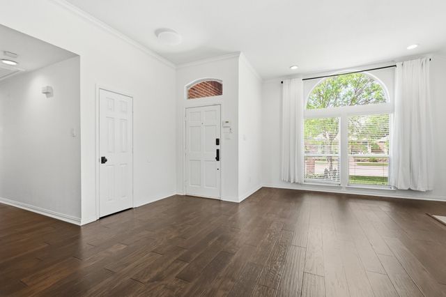 2112 Greenview Drive, Carrollton, TX 75010