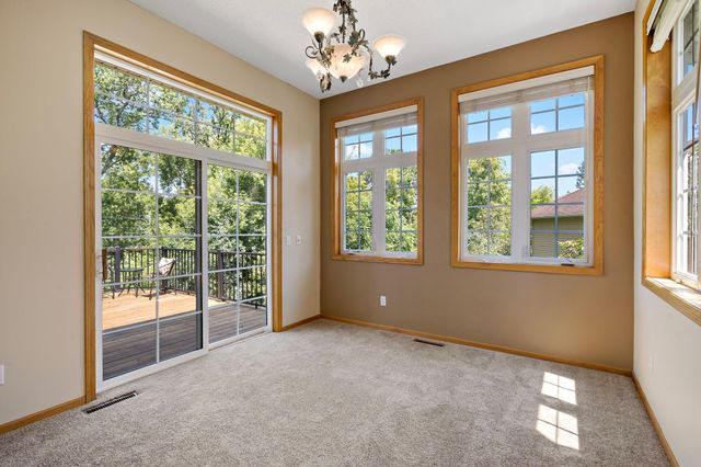 701 Heron Circle N, Oakdale, MN 55128