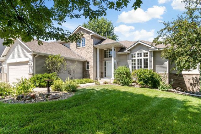 701 Heron Circle N, Oakdale, MN 55128