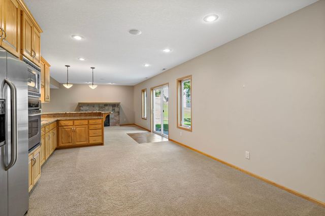 701 Heron Circle N, Oakdale, MN 55128
