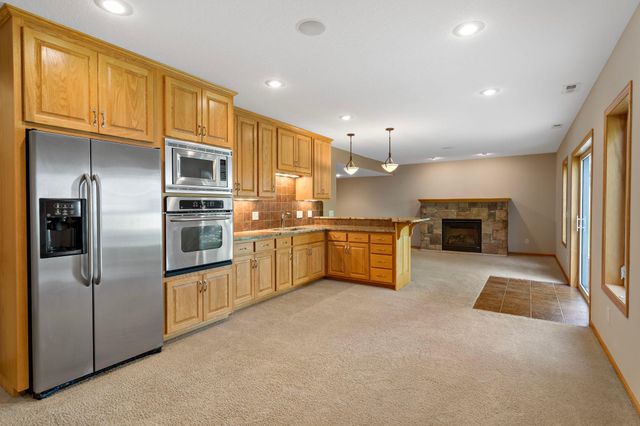 701 Heron Circle N, Oakdale, MN 55128