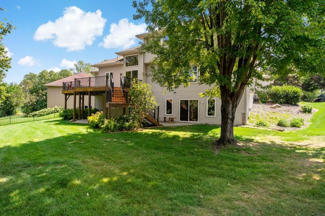 701 Heron Circle N, Oakdale, MN 55128