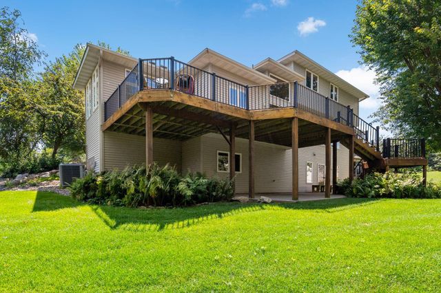 701 Heron Circle N, Oakdale, MN 55128