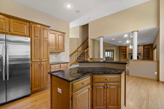 701 Heron Circle N, Oakdale, MN 55128