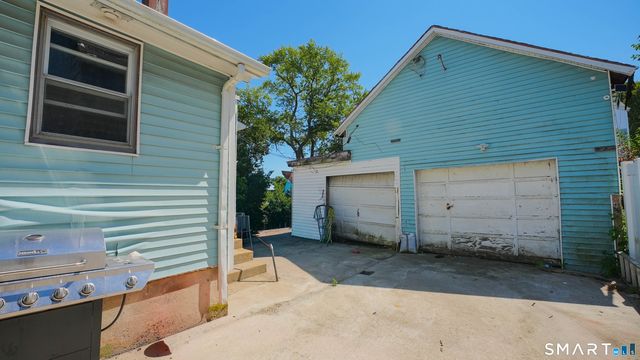 297 Laurel Avenue, Bridgeport, CT 06605