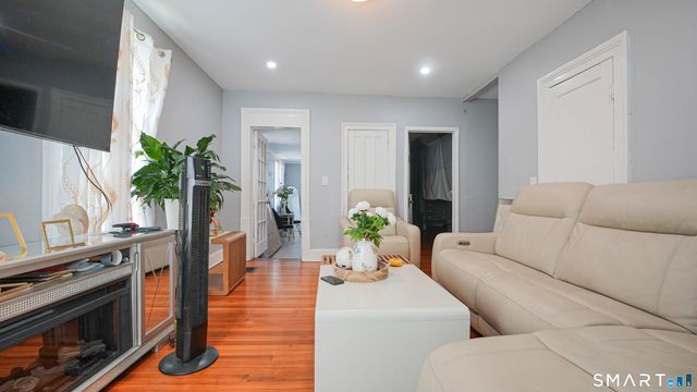 297 Laurel Avenue, Bridgeport, CT 06605