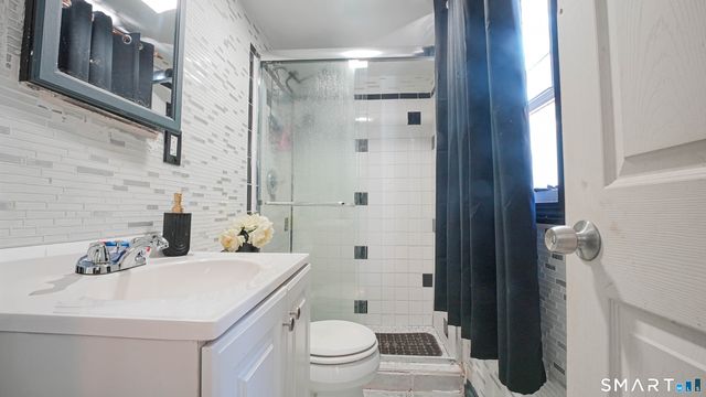 297 Laurel Avenue, Bridgeport, CT 06605