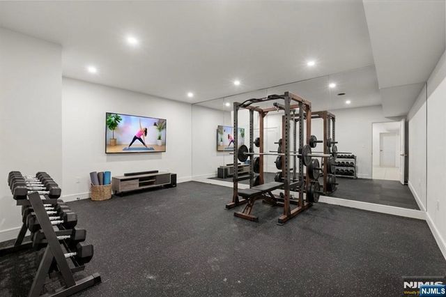 320 Spencer Place, Paramus, NJ 07652