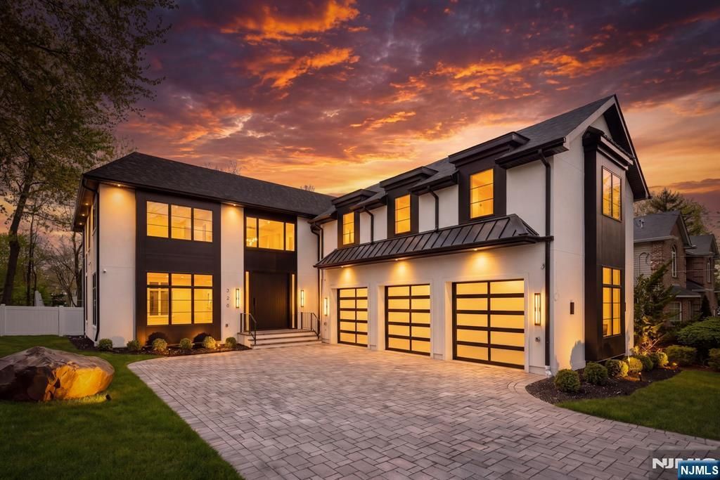320 Spencer Place, Paramus, NJ 07652