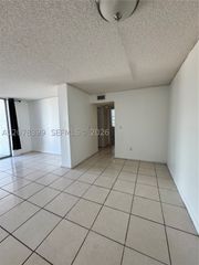 12105 NE 6th Ave 304, North Miami, FL 33161