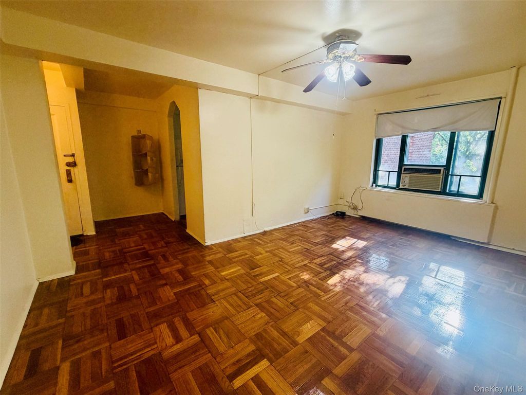 2049 McGraw Avenue 6H, Bronx, NY 10462 — exterior
