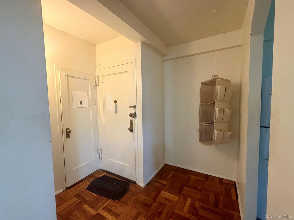 2049 McGraw Avenue 6H, Bronx, NY 10462 — photo 4
