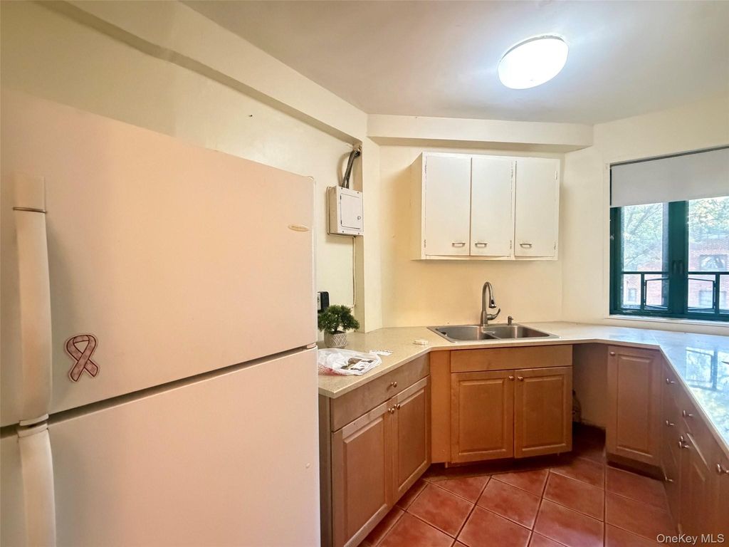 2049 McGraw Avenue 6H, Bronx, NY 10462 — photo 5