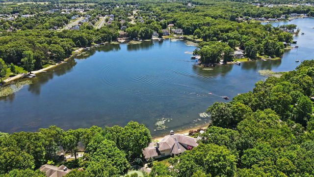 7405 Hidden Cove Place, Kalamazoo, MI 49009