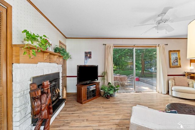 1417 Longfellow Drive, Temperance, MI 48182
