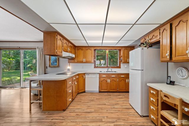 1417 Longfellow Drive, Temperance, MI 48182