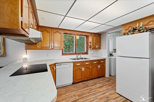 1417 Longfellow Drive, Temperance, MI 48182