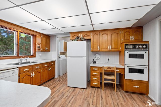1417 Longfellow Drive, Temperance, MI 48182