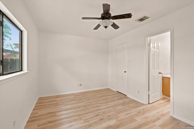 6807 CELES MEADOW DR, Converse, TX 78109