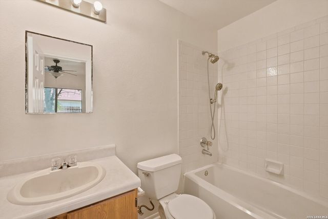 6807 CELES MEADOW DR, Converse, TX 78109