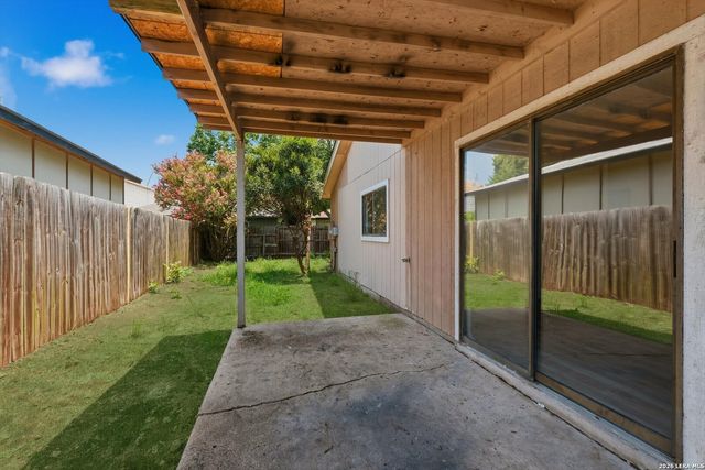 6807 CELES MEADOW DR, Converse, TX 78109