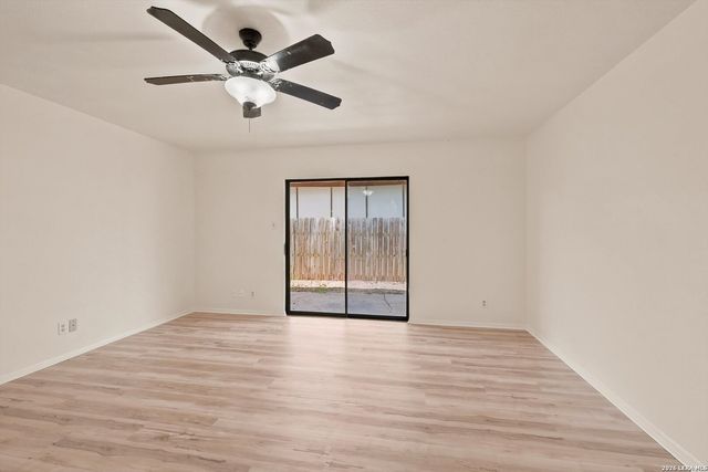 6807 CELES MEADOW DR, Converse, TX 78109