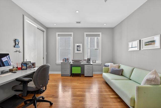 288 C Street 4, Boston, MA 02127