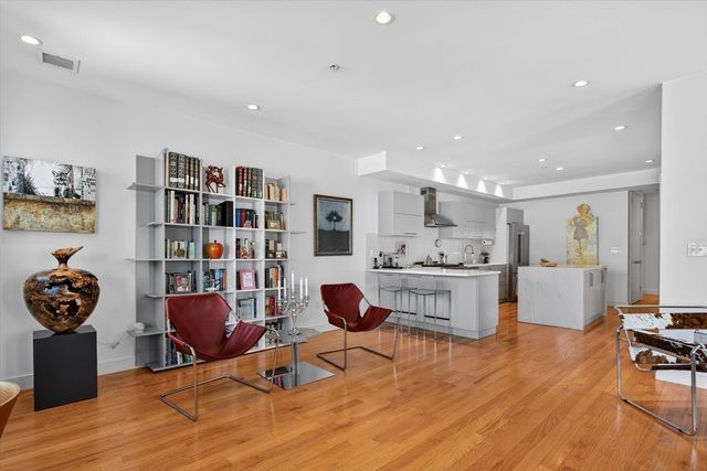 288 C Street 4, Boston, MA 02127